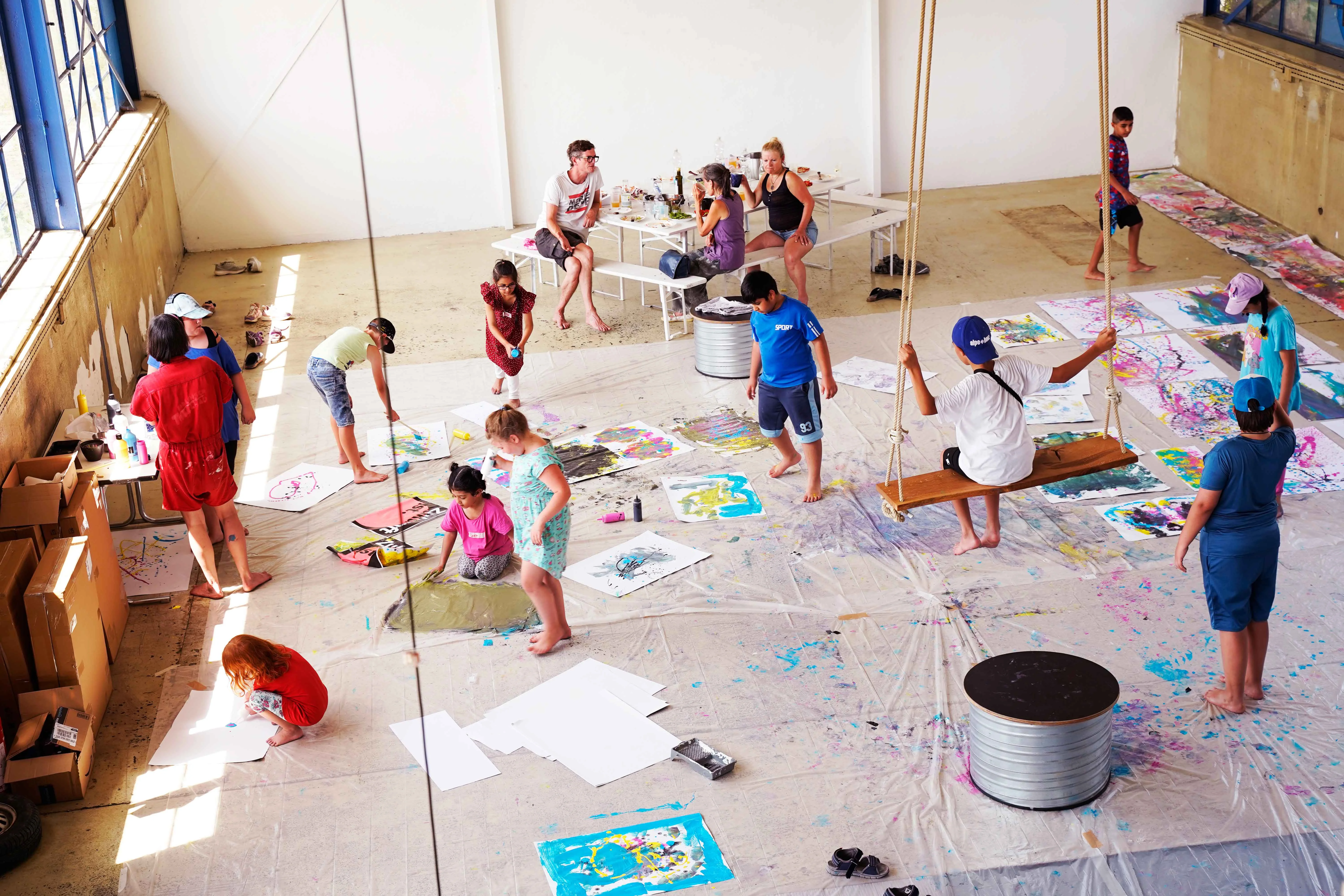 Teilnehmende beim freien Arbeiten im KFZ, 2025