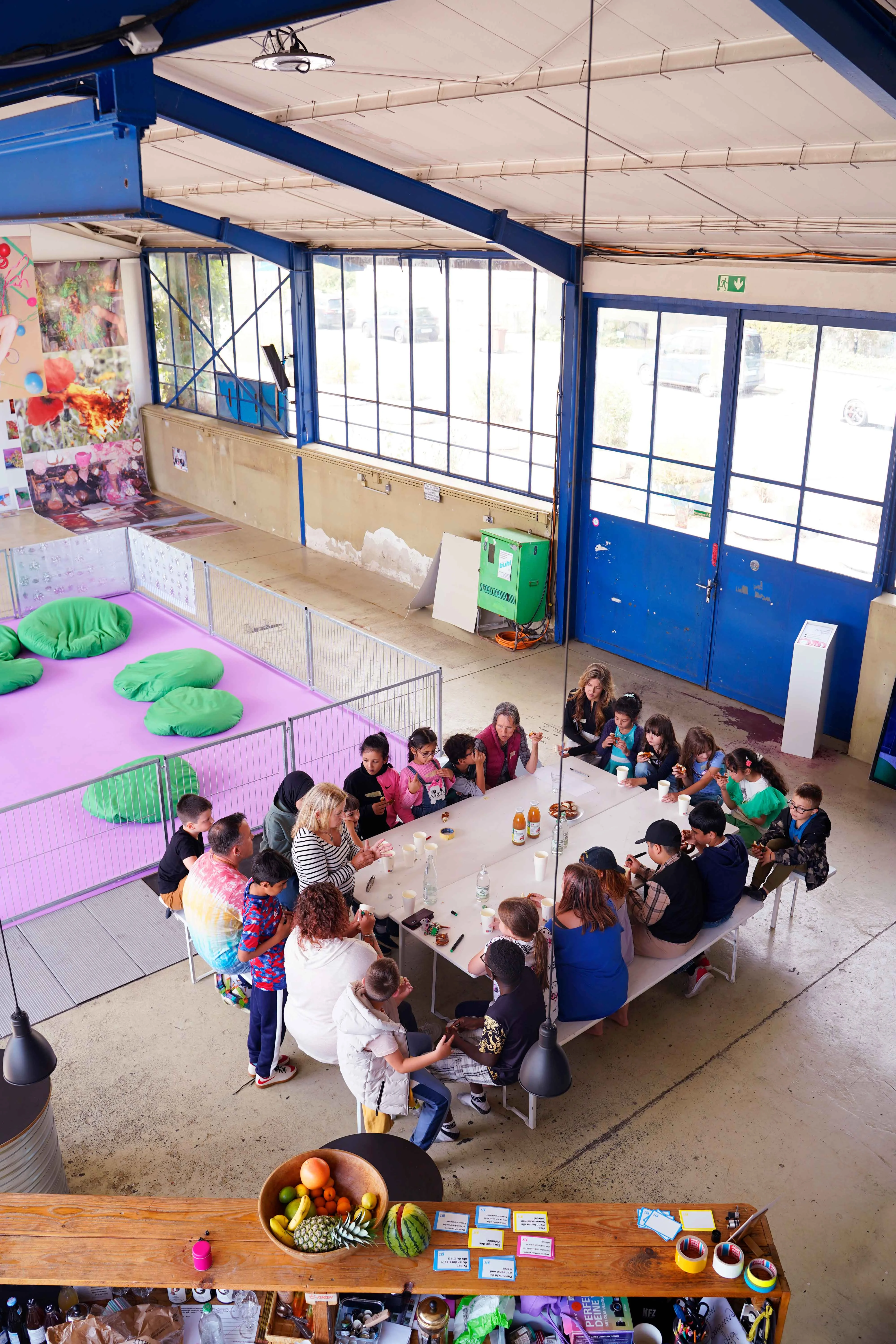 Mittagspause im KFZ, 2025