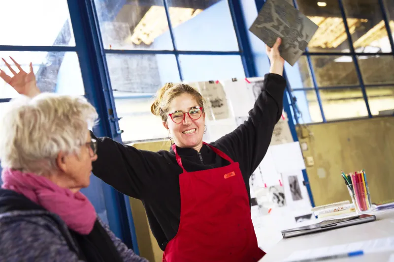 Juana Anzellini im workshop Eine Botschaft - Ein kollektives Bild, Sept. 2024, gefördert von dem Bundesprogramm Demokratie leben!
